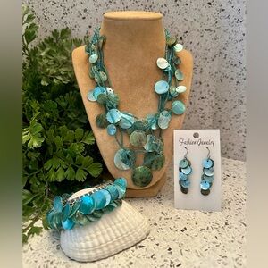 Turquoise dyed shell discs jewelry set